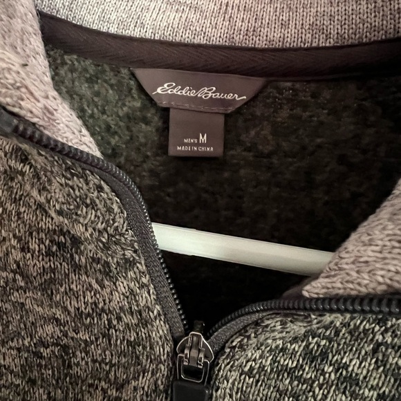 Men’s Eddie Bauer Quarter Zip - Picture 2 of 3